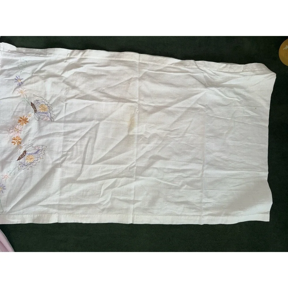 Vintage‎ Hand Embroidered Dresser Scarf Table Runner Butterfly Linen 52